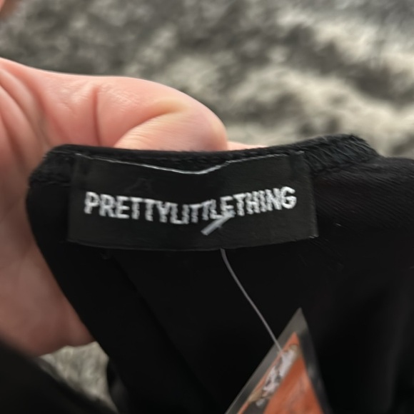 Black Prettylittlething one sleeve bodysuit - Picture 3 of 4